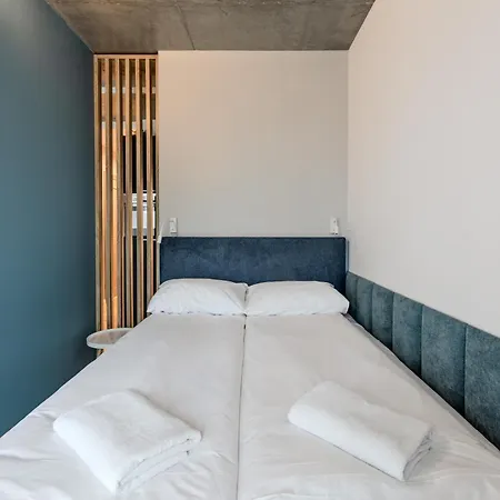 Rent40 Aura 2 Old Town